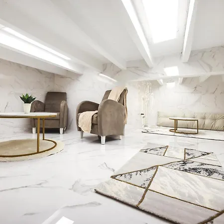 Dina House Apartamento *