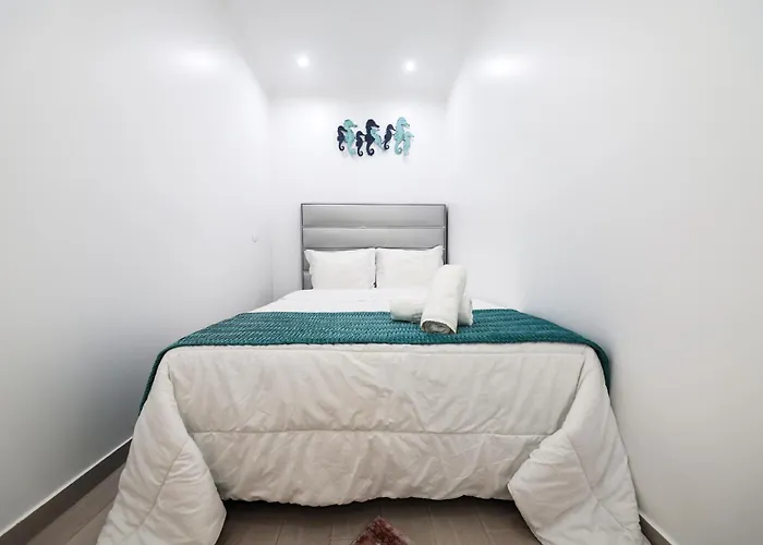 Dina House * نازاريه