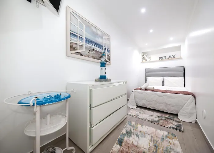 Dina House * نازاريه